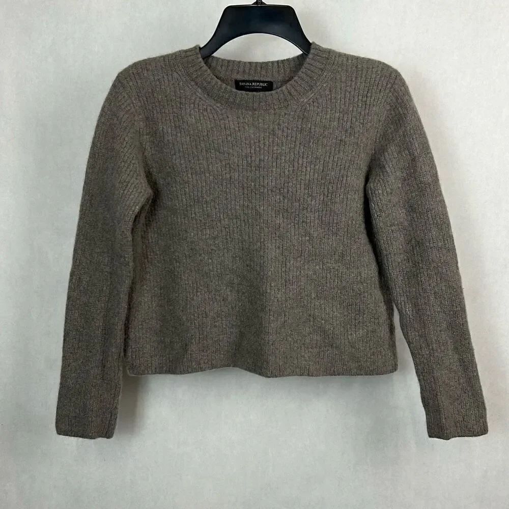 Banana Republic Gray Cropped Sweater Womens Sz Medium Crew Neck Ribbed